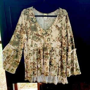 NWOT Sew in Love top. High low hem.